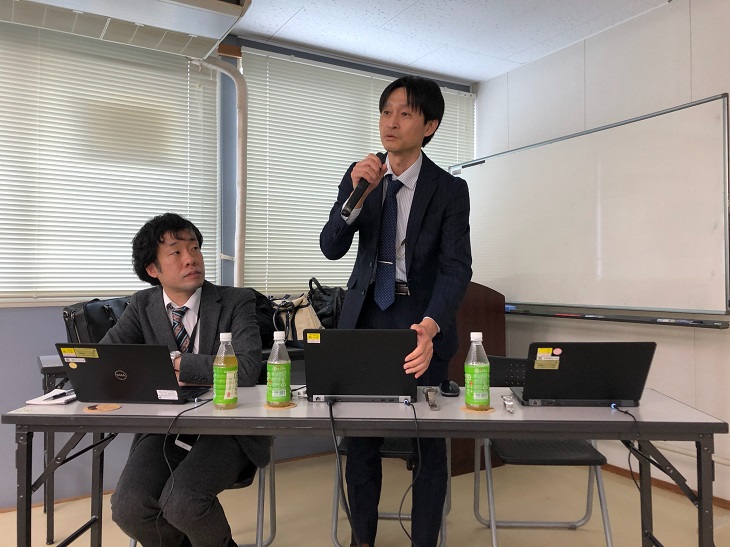 写真：RPA勉強会の模様-講師2